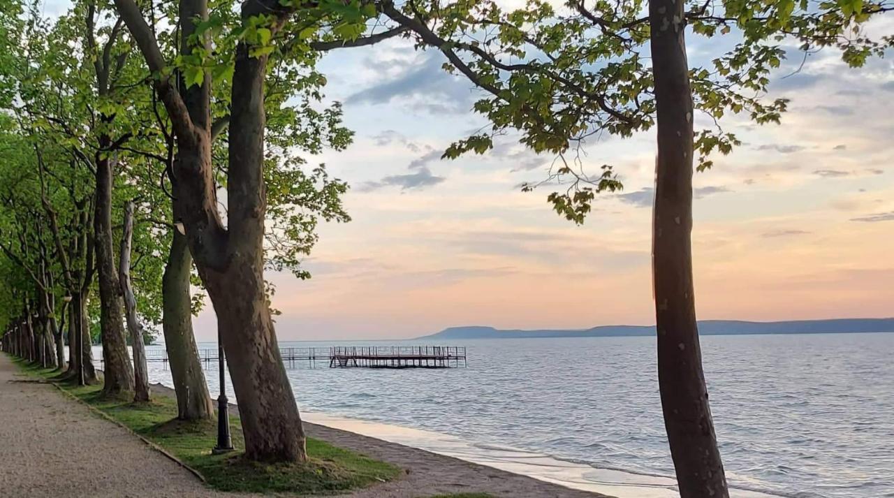Kiss Apartman Juventus Balatonföldvár Exteriör bild