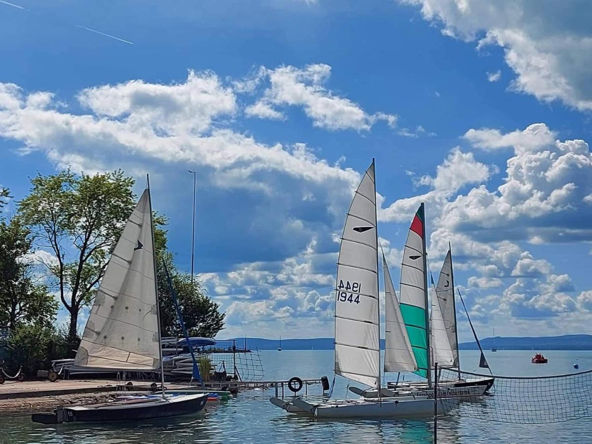 Kiss Apartman Juventus Balatonföldvár Exteriör bild